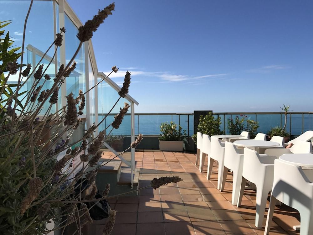 Miramar Hotel 4*