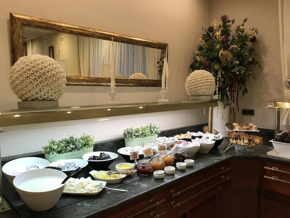 Miramar Hotel
