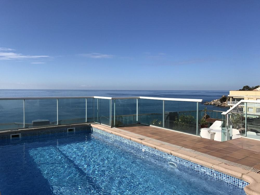 Miramar Hotel 4*